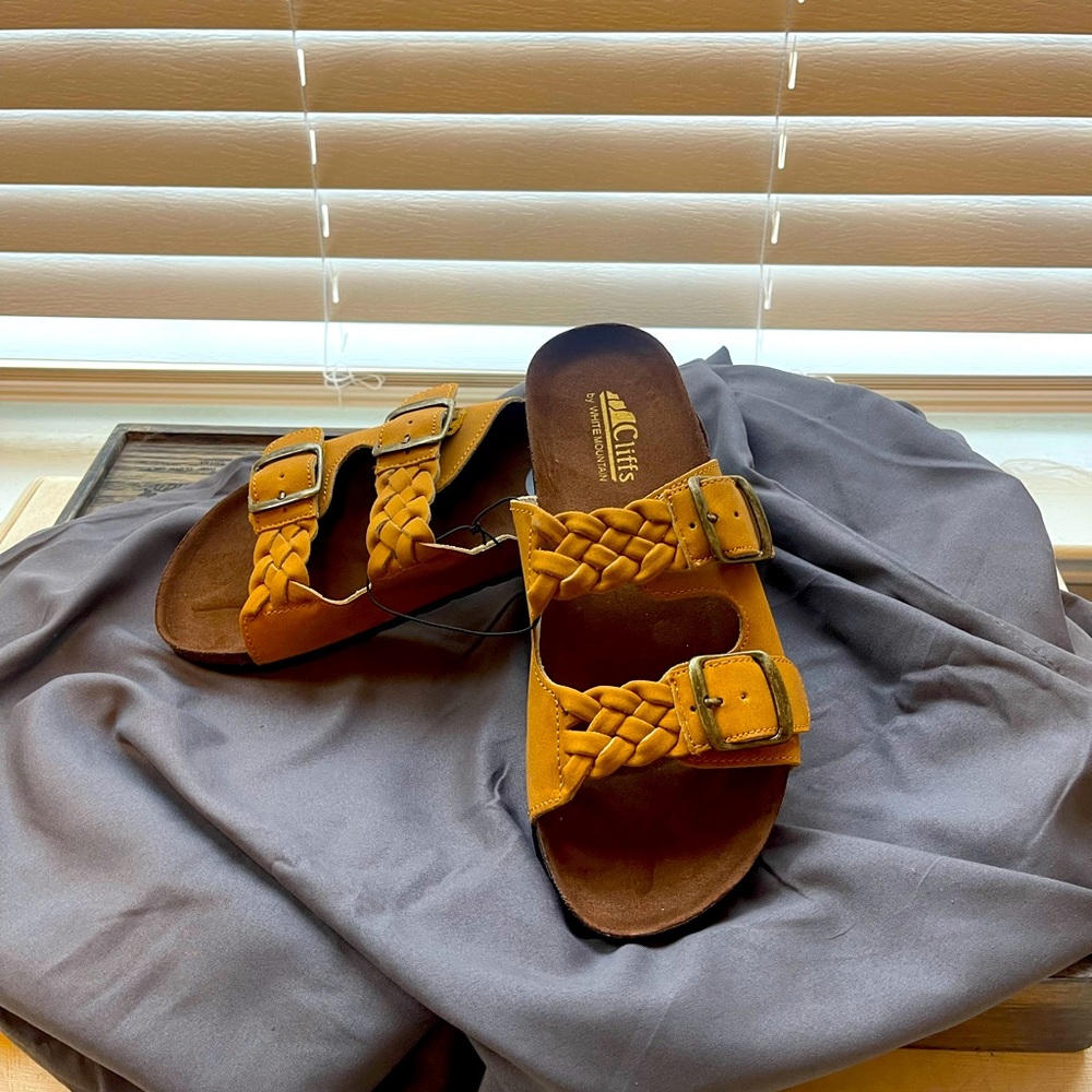 Women’s Size 7 Sandal - Yellow/Gold Cliffs By White Mountain